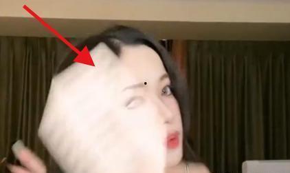 女网红被真实视频爆料了,揭秘网络红人的真实面目 第3张 女网红被真实视频爆料了,揭秘网络红人的真实面目 第3张